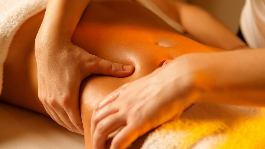 Benefici del massaggio: favorisce la digestione